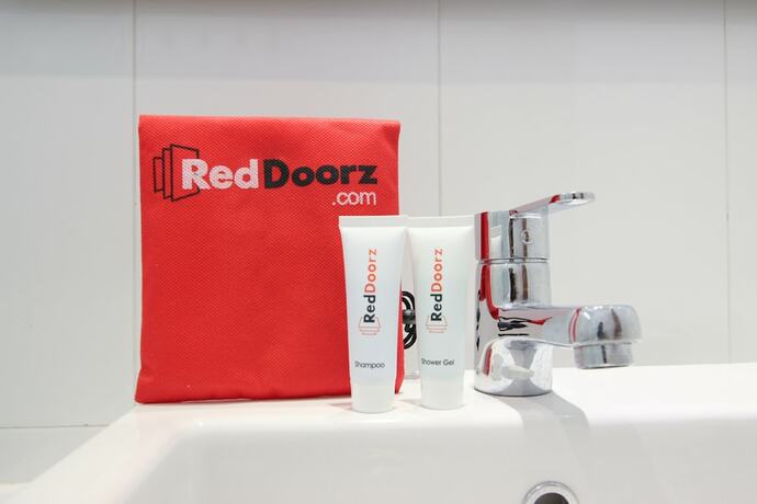 Imagen general del Hotel Reddoorz Plus Near Alun Alun Selatan 2. Foto 6