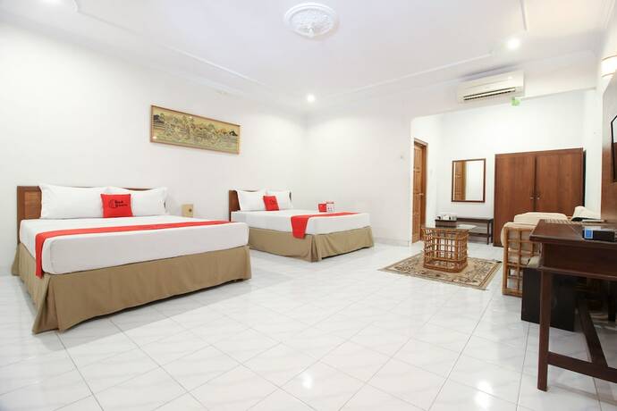 Imagen de la habitación del Hotel Reddoorz Plus Near Alun Alun Selatan 2. Foto 19