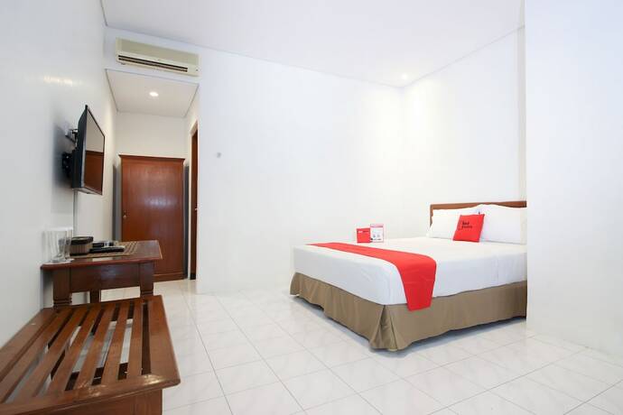 Imagen de la habitación del Hotel Reddoorz Plus Near Alun Alun Selatan 2. Foto 20