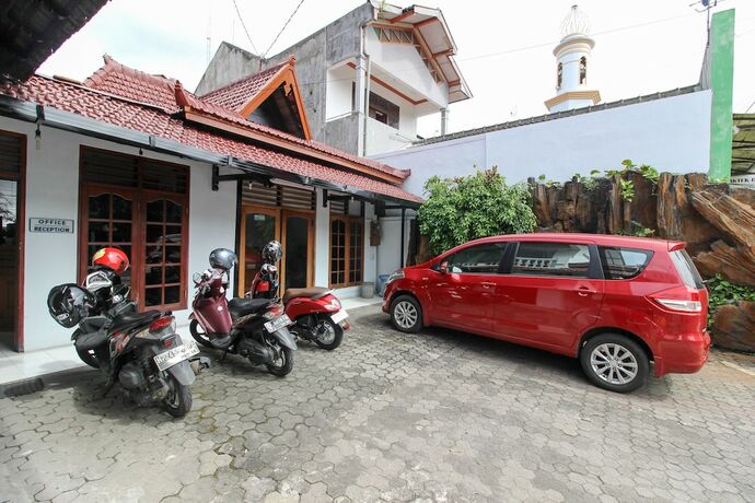 Imagen general del Hotel Reddoorz Plus Near Alun Alun Selatan. Foto 6