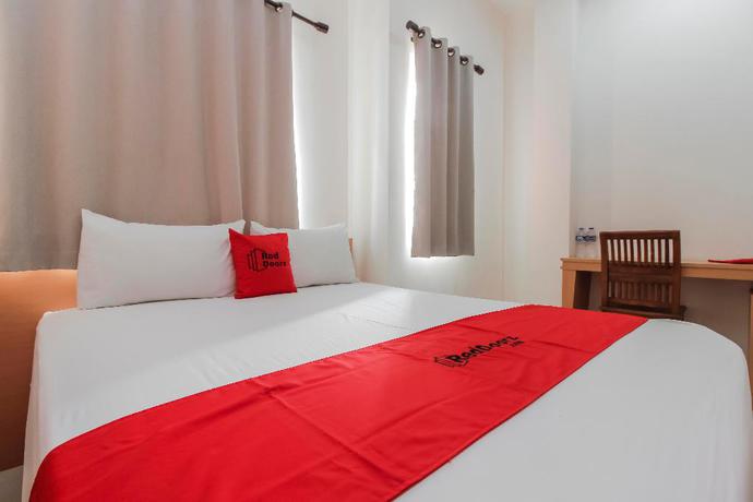 Imagen de la habitación del Hotel Reddoorz Plus Near Galaxy Bekasi. Foto 8