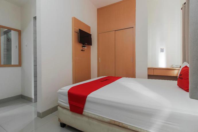 Imagen de la habitación del Hotel Reddoorz Plus Near Galaxy Bekasi. Foto 12