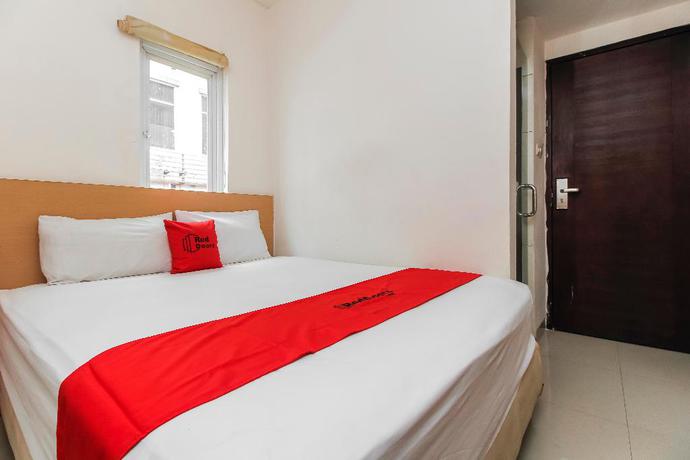 Imagen de la habitación del Hotel Reddoorz Plus Near Galaxy Bekasi. Foto 14