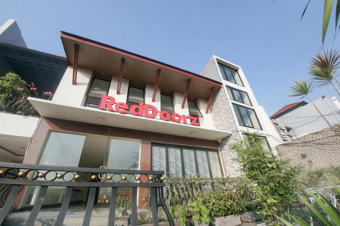 Imagen general del Hotel Reddoorz Plus Near Green Pramuka Square Mall. Foto 1