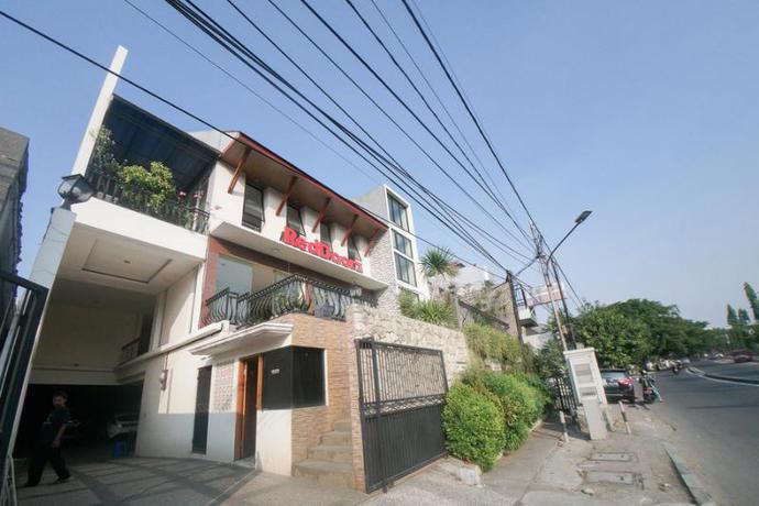 Imagen general del Hotel Reddoorz Plus Near Green Pramuka Square Mall. Foto 2
