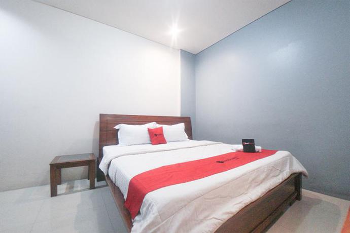 Imagen de la habitación del Hotel Reddoorz Plus Near Green Pramuka Square Mall. Foto 6
