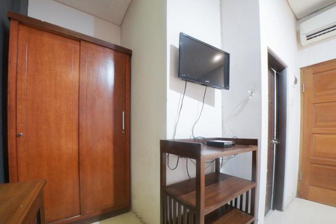 Imagen de la habitación del Hotel Reddoorz Plus Near Green Pramuka Square Mall. Foto 8