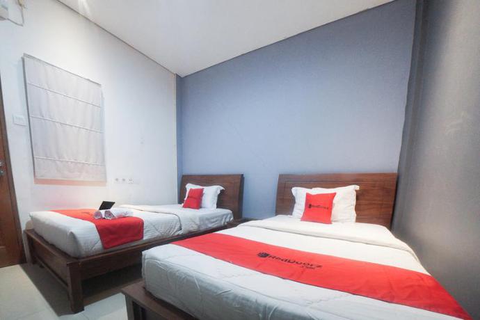 Imagen de la habitación del Hotel Reddoorz Plus Near Green Pramuka Square Mall. Foto 11