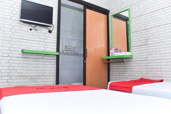Imagen de la habitación del Hotel Reddoorz Plus Near Hartono Mall. Foto 11