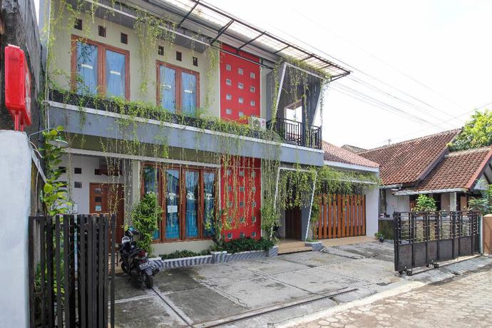 Imagen general del Hotel Reddoorz Plus Near Hartono Mall. Foto 2