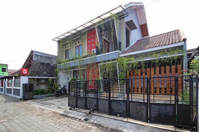 Imagen general del Hotel Reddoorz Plus Near Hartono Mall. Foto 3