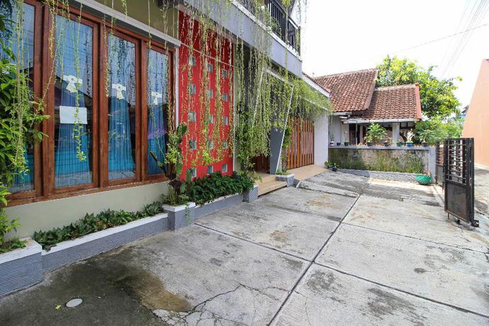 Imagen general del Hotel Reddoorz Plus Near Hartono Mall. Foto 4