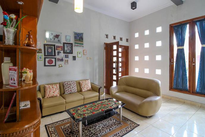 Imagen de los interiores del Hotel Reddoorz Plus Near Hartono Mall. Foto 18