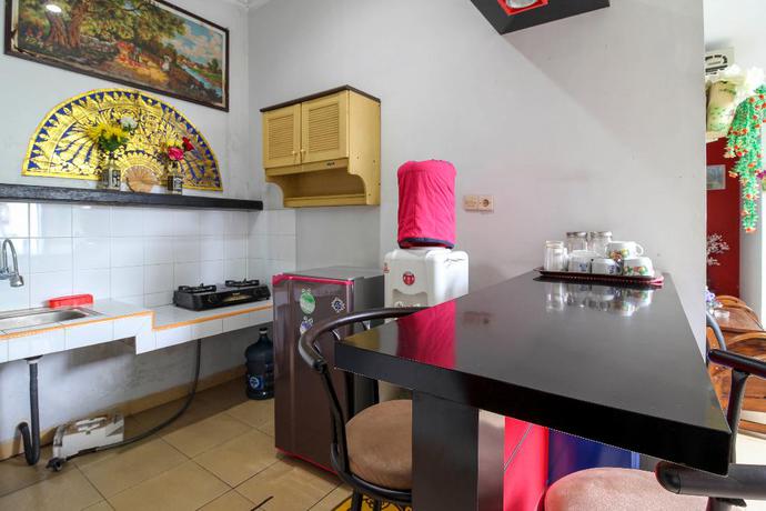 Imagen de los interiores del Hotel Reddoorz Plus Near Hartono Mall. Foto 19