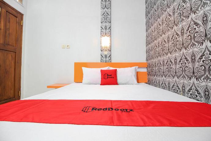 Imagen de la habitación del Hotel Reddoorz Plus Near Hartono Mall. Foto 15