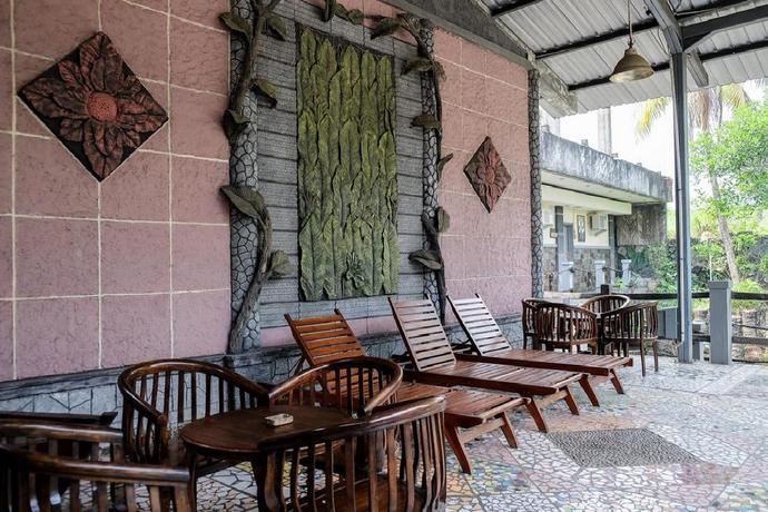 Imagen de los interiores del Hotel Reddoorz Plus Near Jalan Baru Bogor. Foto 18