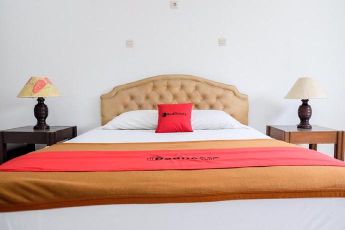 Imagen de la habitación del Hotel Reddoorz Plus Near Jalan Baru Bogor. Foto 10