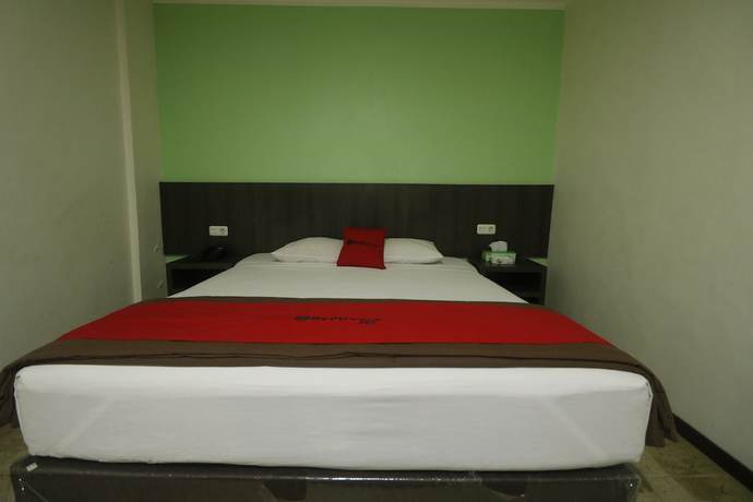 Imagen de la habitación del Hotel Reddoorz Plus Near Jambi Prima Mall. Foto 10