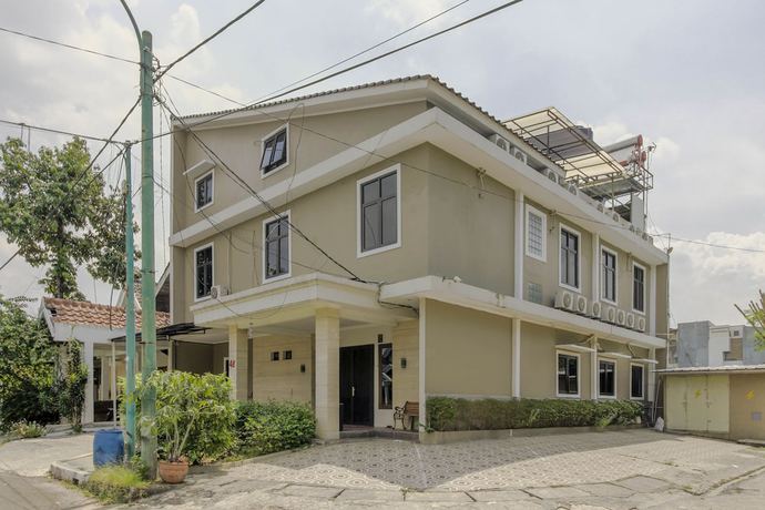 Imagen general del Hotel Reddoorz Plus Near Lippo Cikarang Mall. Foto 4