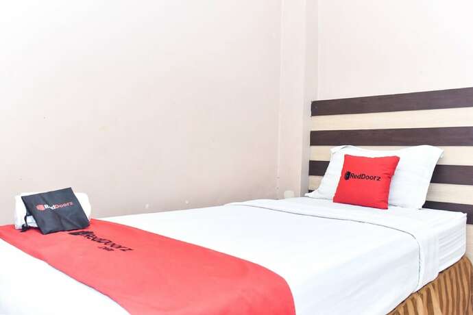 Imagen general del Hotel Reddoorz Plus Near Makassar Town Square. Foto 11