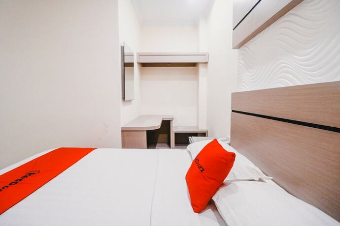 Imagen de la habitación del Hotel Reddoorz Plus Near Makassar Town Square. Foto 24