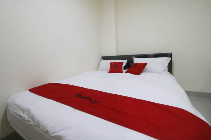 Imagen de la habitación del Hotel Reddoorz Plus Near Mall Ciputra Jakarta. Foto 16