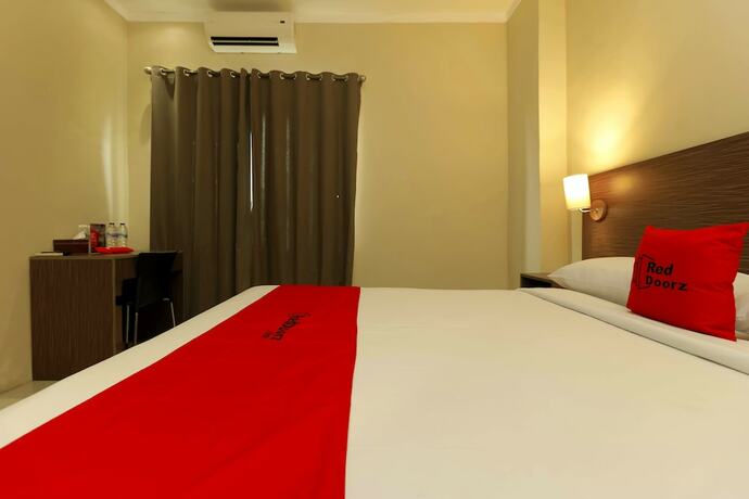 Imagen general del Hotel Reddoorz Plus Near Pantai Losari. Foto 2