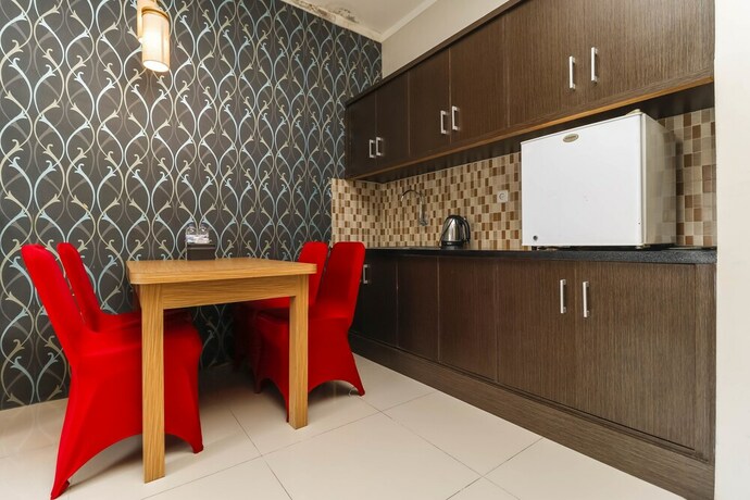 Imagen de la habitación del Hotel Reddoorz Plus Near Pantai Losari. Foto 16