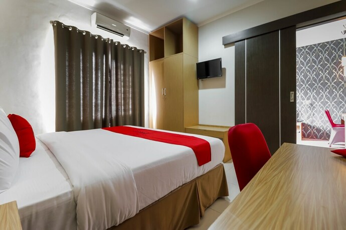 Imagen de la habitación del Hotel Reddoorz Plus Near Pantai Losari. Foto 20