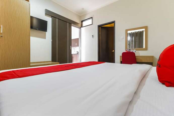 Imagen de la habitación del Hotel Reddoorz Plus Near Pantai Losari. Foto 27