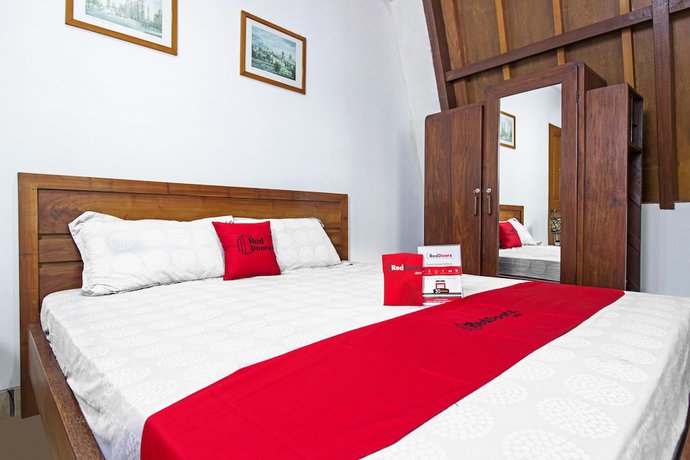 Imagen de la habitación del Hotel Reddoorz Plus Near Parahyangan University. Foto 4