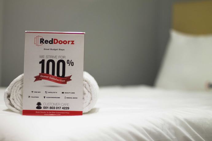 Imagen de la habitación del Hotel Reddoorz Plus Near Parahyangan University. Foto 7