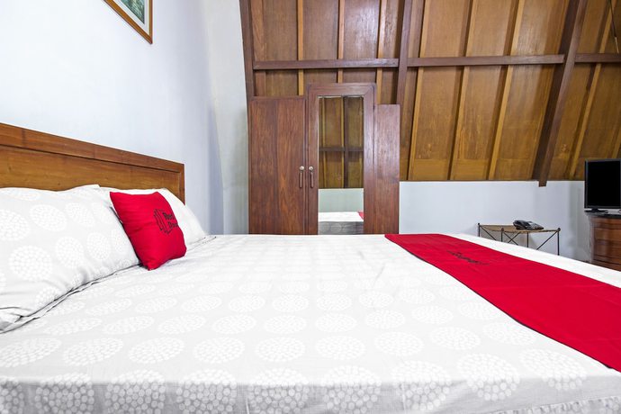 Imagen de la habitación del Hotel Reddoorz Plus Near Parahyangan University. Foto 13