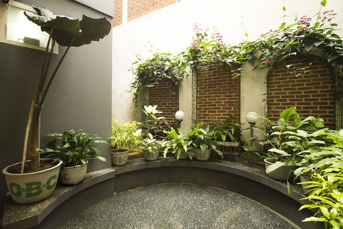 Imagen de los interiores del Hotel Reddoorz Plus Near Parahyangan University. Foto 17