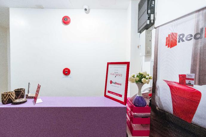 Imagen de los interiores del Hotel Reddoorz Plus Near Robinsons Place Manila. Foto 17