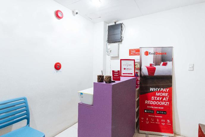 Imagen de los interiores del Hotel Reddoorz Plus Near Robinsons Place Manila. Foto 20