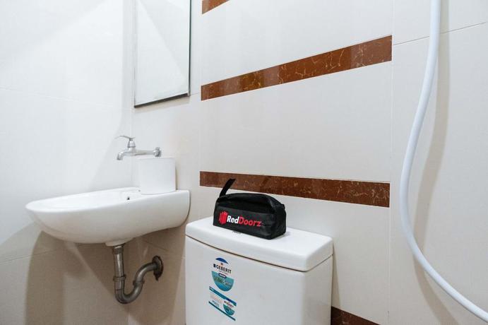 Imagen de la habitación del Hotel Reddoorz Plus Near Robinsons Place Manila. Foto 10