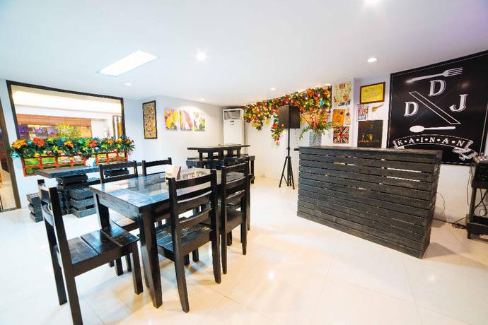 Imagen del bar/restaurante del Hotel Reddoorz Plus Near San Pedro Cathedral. Foto 1