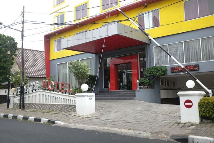 Imagen general del Hotel Reddoorz Plus Near Senen. Foto 2