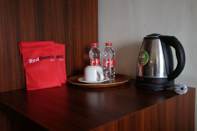 Imagen general del Hotel Reddoorz Plus Near Senen. Foto 11