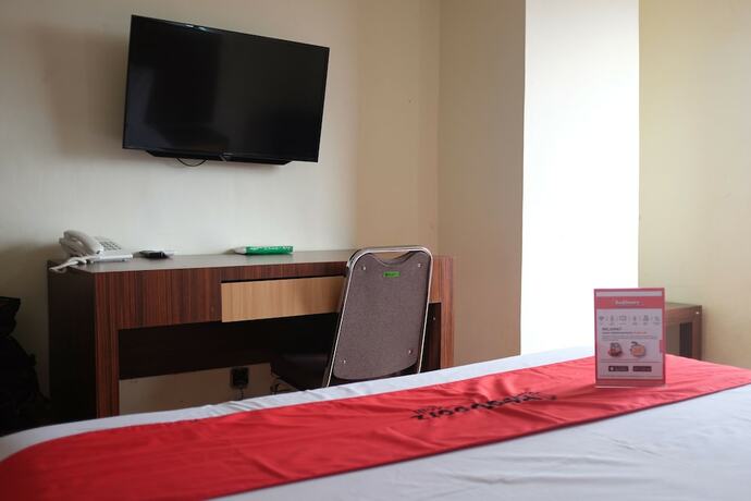 Imagen de la habitación del Hotel Reddoorz Plus Near Senen. Foto 15
