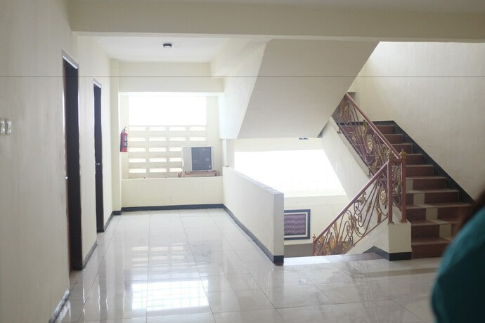 Imagen de los interiores del Hotel Reddoorz Plus Near Senen. Foto 18