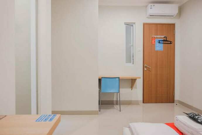 Imagen general del Hotel Reddoorz Plus Near Soekarno Hatta Airport Taman Mahkota. Foto 2