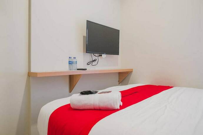 Imagen general del Hotel Reddoorz Plus Near Soekarno Hatta Airport Taman Mahkota. Foto 3