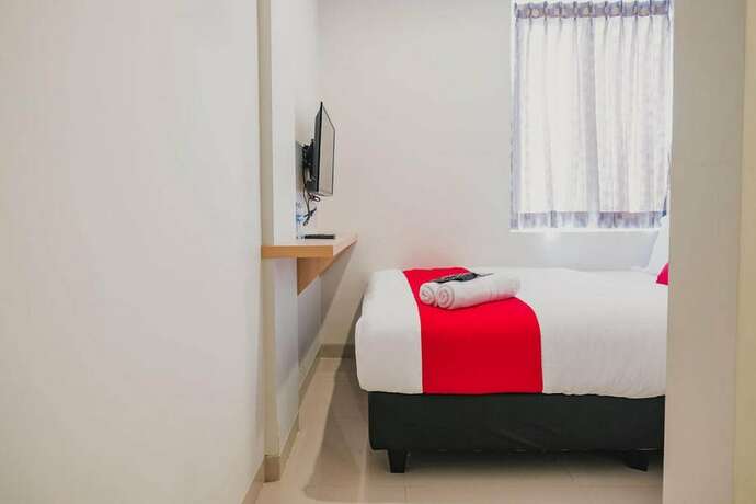 Imagen general del Hotel Reddoorz Plus Near Soekarno Hatta Airport Taman Mahkota. Foto 5