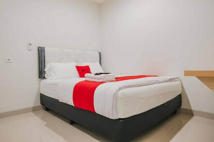 Imagen de la habitación del Hotel Reddoorz Plus Near Soekarno Hatta Airport Taman Mahkota. Foto 16