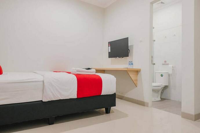 Imagen general del Hotel Reddoorz Plus Near Soekarno Hatta Airport Taman Mahkota. Foto 10