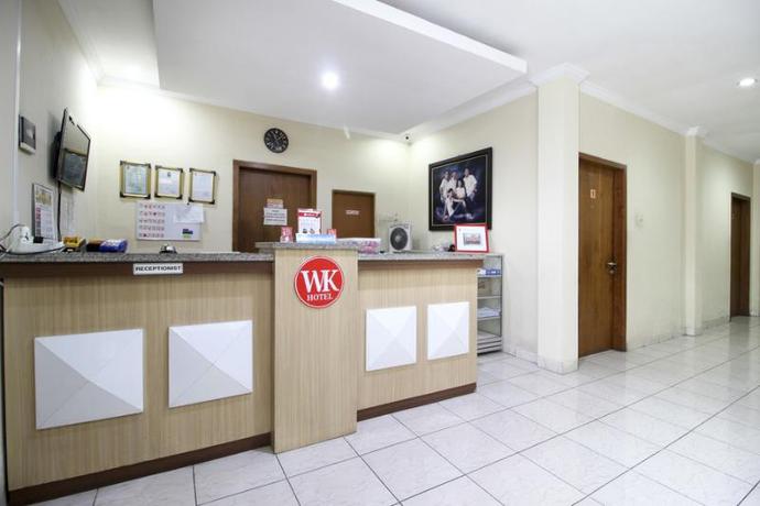 Imagen de los interiores del Hotel Reddoorz Plus Near Stadion Mandala Krida. Foto 16