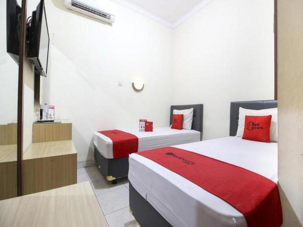 Imagen de la habitación del Hotel Reddoorz Plus Near Stadion Mandala Krida. Foto 15