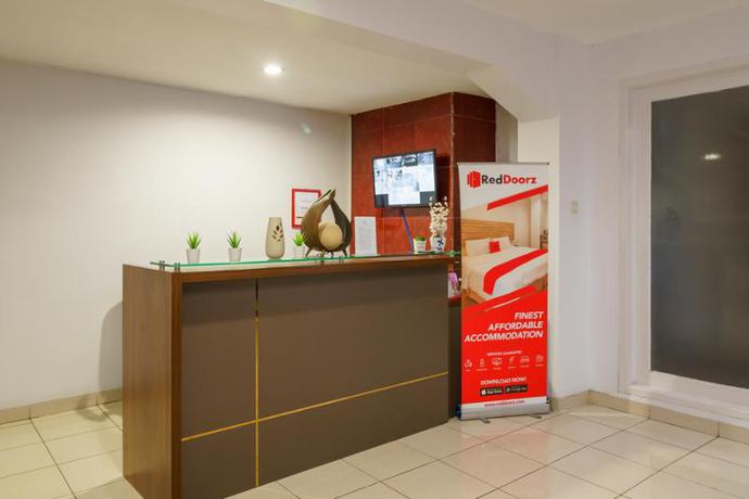 Imagen de los interiores del Hotel Reddoorz Plus Near Sukajadi 2. Foto 18
